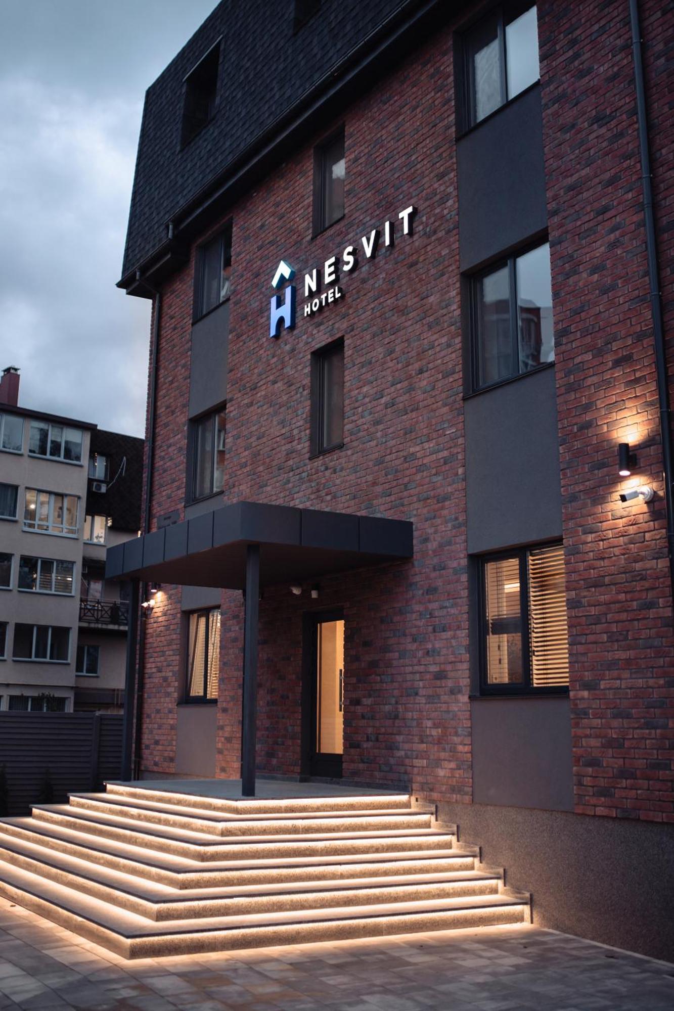 Nesvit Hotel Kijów Zewnętrze zdjęcie