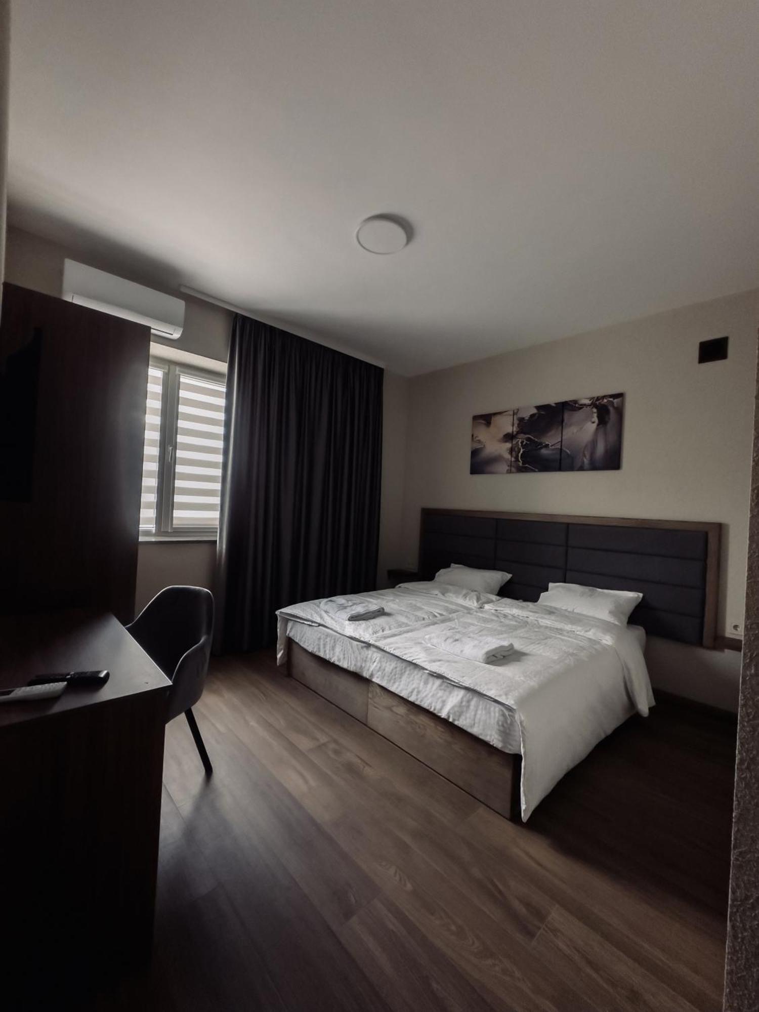 Nesvit Hotel Kijów Zewnętrze zdjęcie